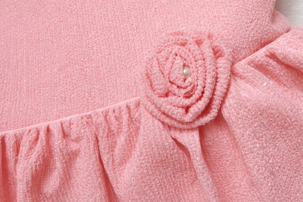 Vestido Elegante Rosado con Lazo y Flor Decorativa para Niña – Talla 12